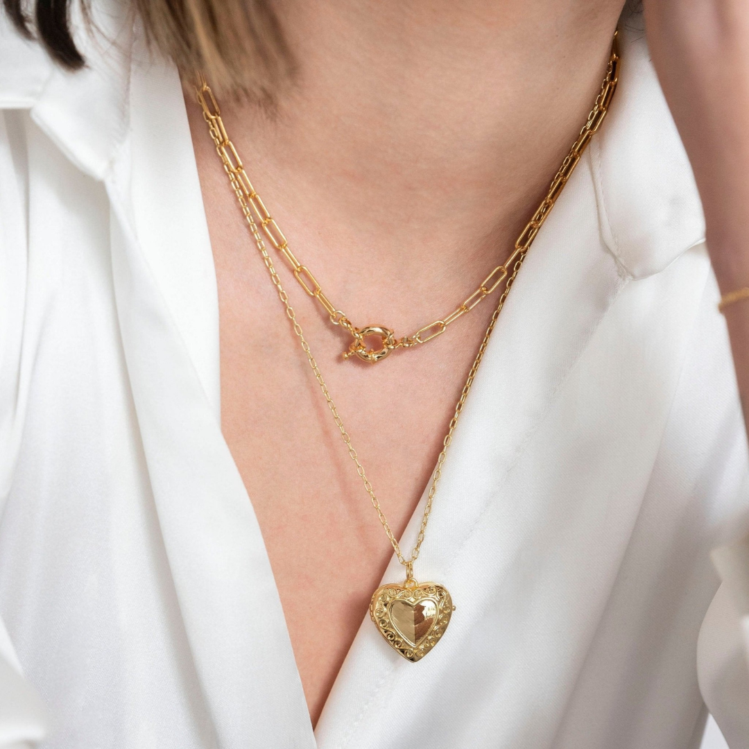 Pack Especial Mamá - Collar Relicario + Argollas Classic Gold